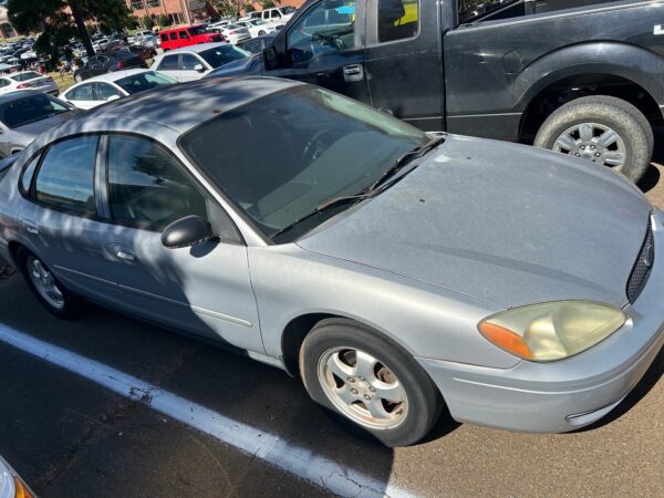 2005 Ford Taurus LX - Image 2